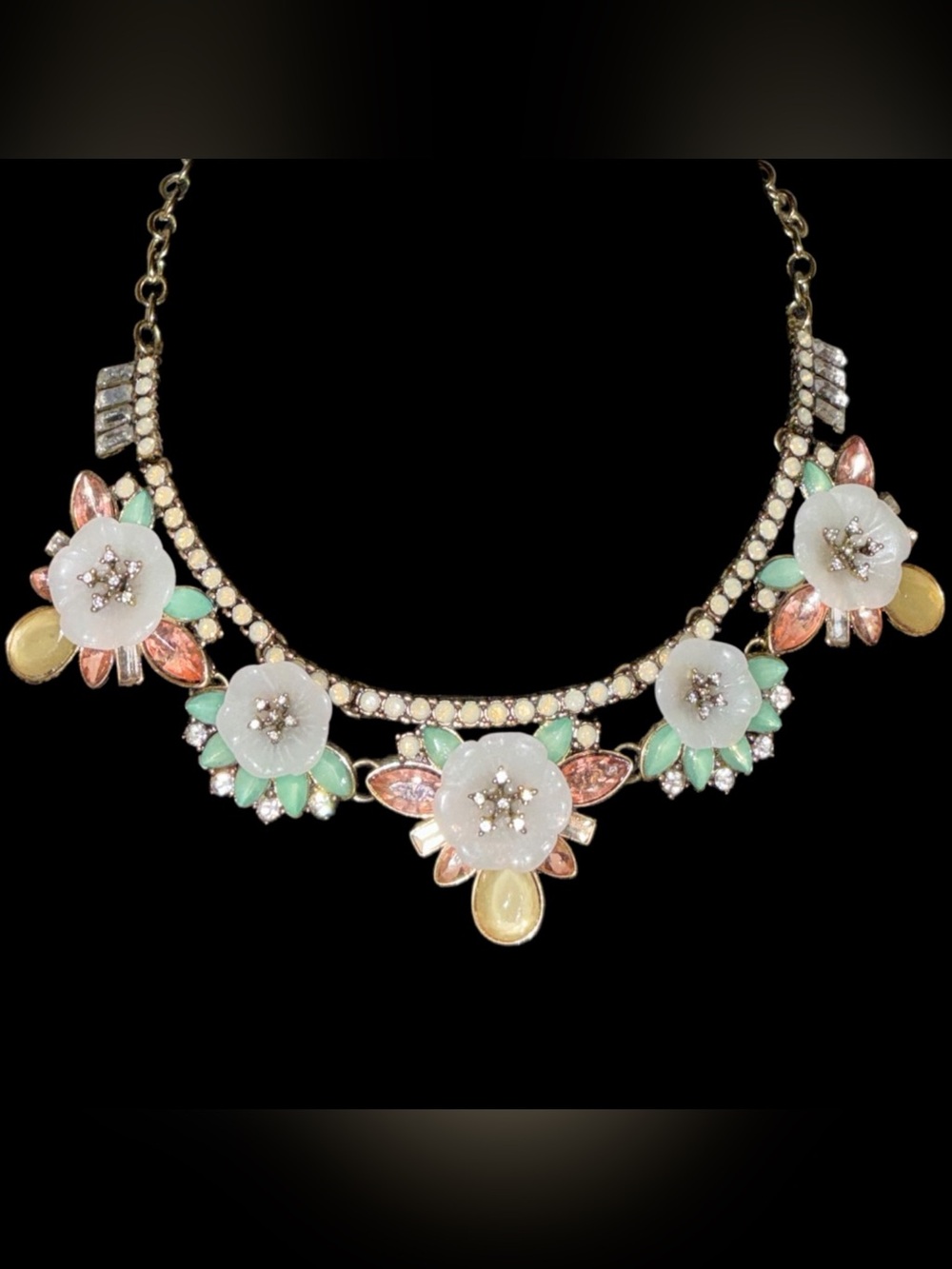 Plunder Original Design Rhinestone & White Flower Necklace